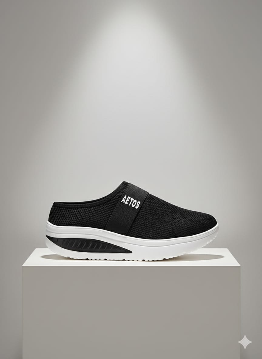 Aetos Women’s Black Chunky Sandal